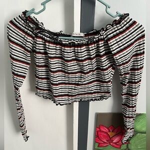 Long sleeve crop top
